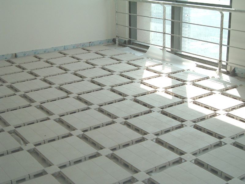 武汉塑胶地板的优势,用在家里合适吗(图1)